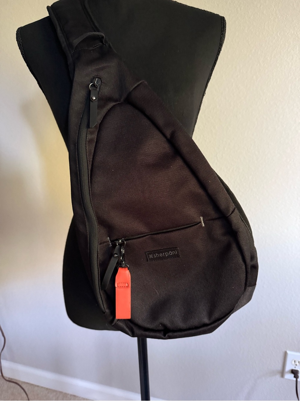 Sherpani Esprit Black Sling Bag